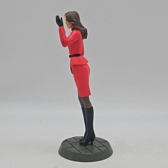 Hamilton Collection Kate Middleton Future Princess Gracious Visit Figurine - Picture 4 of 6